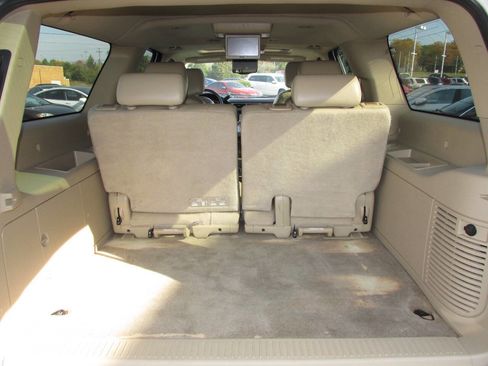 Used 2012 Chevrolet Suburban LTZ AWD/4WD image 18