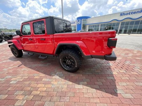 Used 2024 Jeep Gladiator Sport AWD/4WD image 31