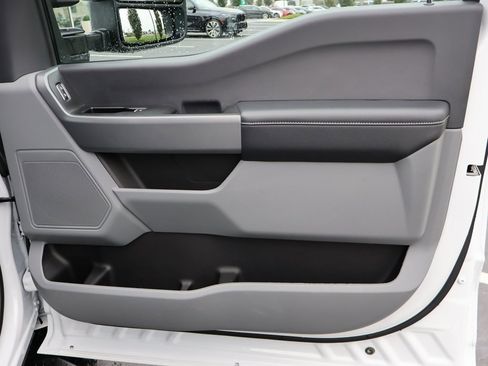 Used 2024 Ford F250 XLT w/ Snow Plow/Camper Package image 15