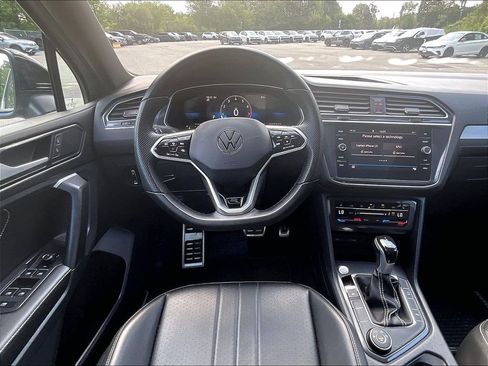Used 2023 Volkswagen Tiguan SE R-Line AWD/4WD image 17