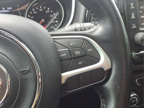 Used 2018 Jeep Compass Latitude AWD/4WD image 15