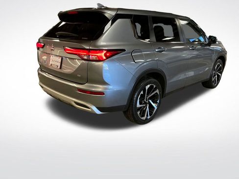 Used 2024 Mitsubishi Outlander SE image 5