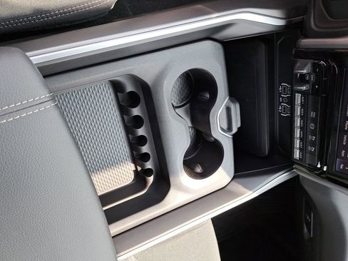 New 2025 RAM 2500 Big Horn AWD/4WD image 24