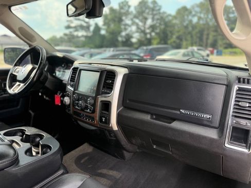 Used 2017 RAM 1500 Laramie AWD/4WD image 25