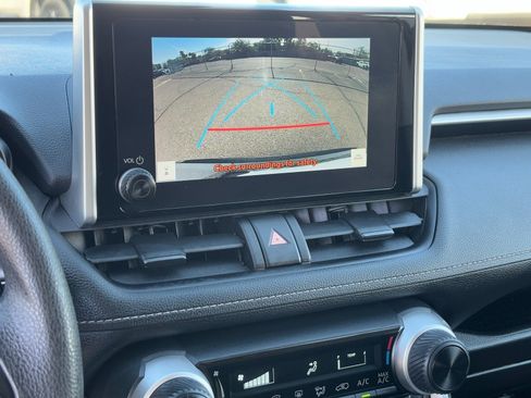 Used 2024 Toyota RAV4 LE image 23