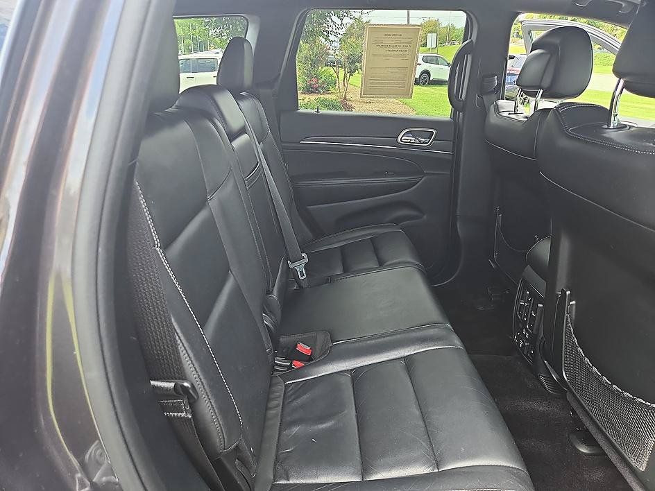 Used 2017 Jeep Grand Cherokee Limited AWD/4WD image 23