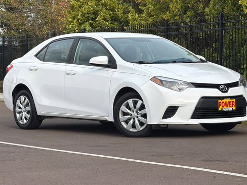 Used 2014 Toyota Corolla LE image 2