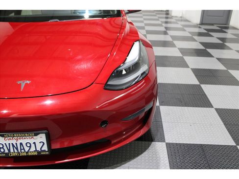 Used 2021 Tesla Model 3 Standard Range Plus image 8