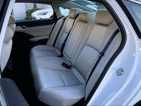 Used 2018 Honda Accord EX image 19