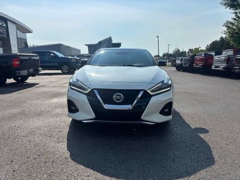 Used 2019 Nissan Maxima SR w/ Premium Package FWD image 3