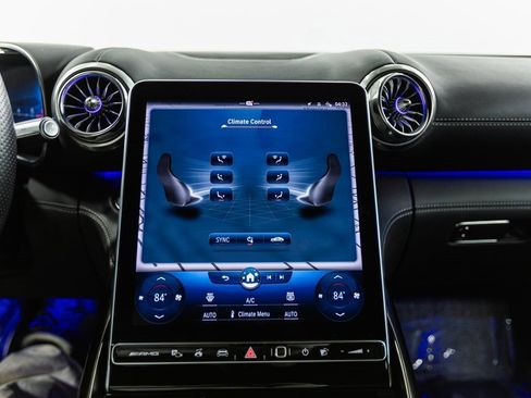 Used 2022 Mercedes-Benz SL 55 AMG 4MATIC w/ Driver Assistance Package image 19