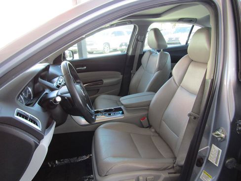Used 2016 Acura TLX w/ Technology Package FWD image 9