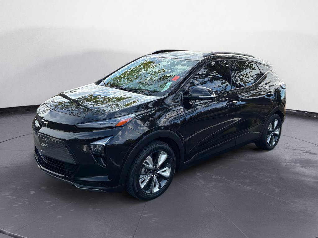 Used 2023 Chevrolet Bolt EUV LT w/ Convenience Package FWD image 4