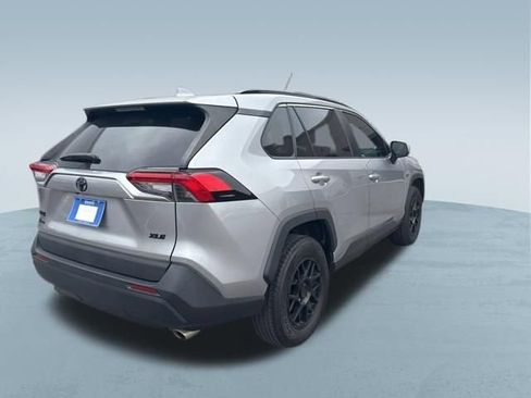 Used 2020 Toyota RAV4 XLE image 8