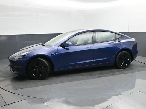 Used 2022 Tesla Model 3 Long Range image 2