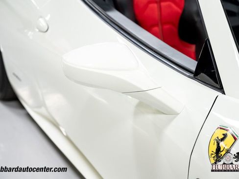 Used 2014 Ferrari 458 Spider image 39