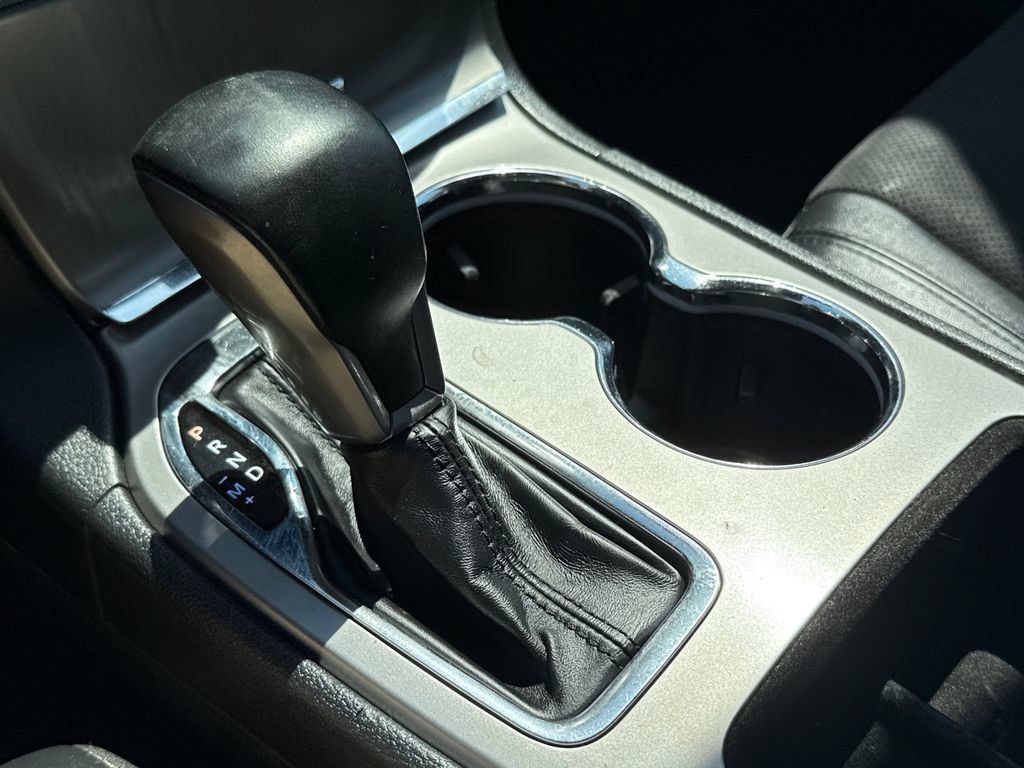 Used 2022 Jeep Grand Cherokee Laredo X RWD image 26