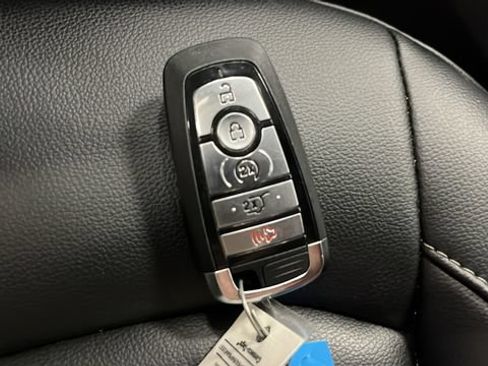 Used 2023 Ford Edge SEL w/ Convenience Package AWD/4WD image 9