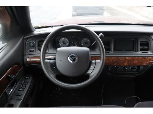 Used 2006 Mercury Grand Marquis GS image 9