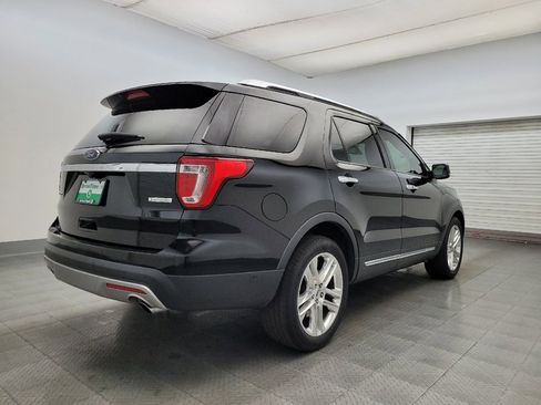 Used 2017 Ford Explorer Limited w/ Equipment Group 301A FWD image 9