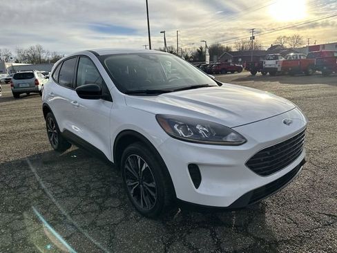 Used 2022 Ford Escape SE w/ SE Sport Appearance Package image 11