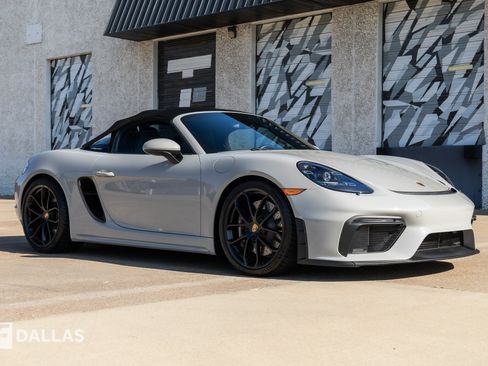 Used 2022 Porsche 718 Boxster Spyder RWD image 18