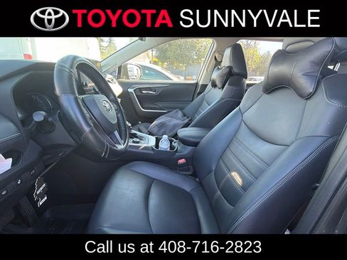 Used 2023 Toyota RAV4 XLE Premium image 4