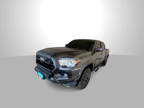 Used 2019 Toyota Tacoma SR5 AWD/4WD image 4