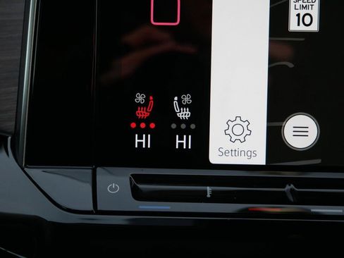 Used 2024 Volkswagen Atlas SEL Premium R-Line image 22