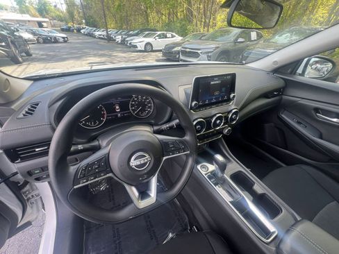 Used 2025 Nissan Sentra SV image 28