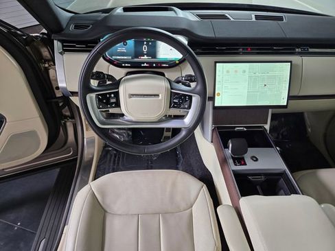 Used 2024 Land Rover Range Rover SE image 17