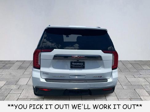 Used 2023 GMC Yukon AT4 w/ Technology Package AWD/4WD image 6