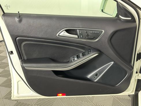 Used 2015 Mercedes-Benz GLA 250 4MATIC image 35