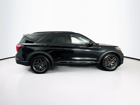 Used 2025 Ford Explorer ST-Line w/ ST-Line Street Pack AWD/4WD image 10