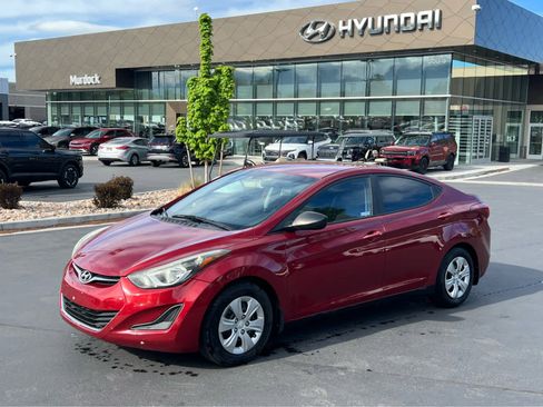 Used 2016 Hyundai Elantra SE image 1