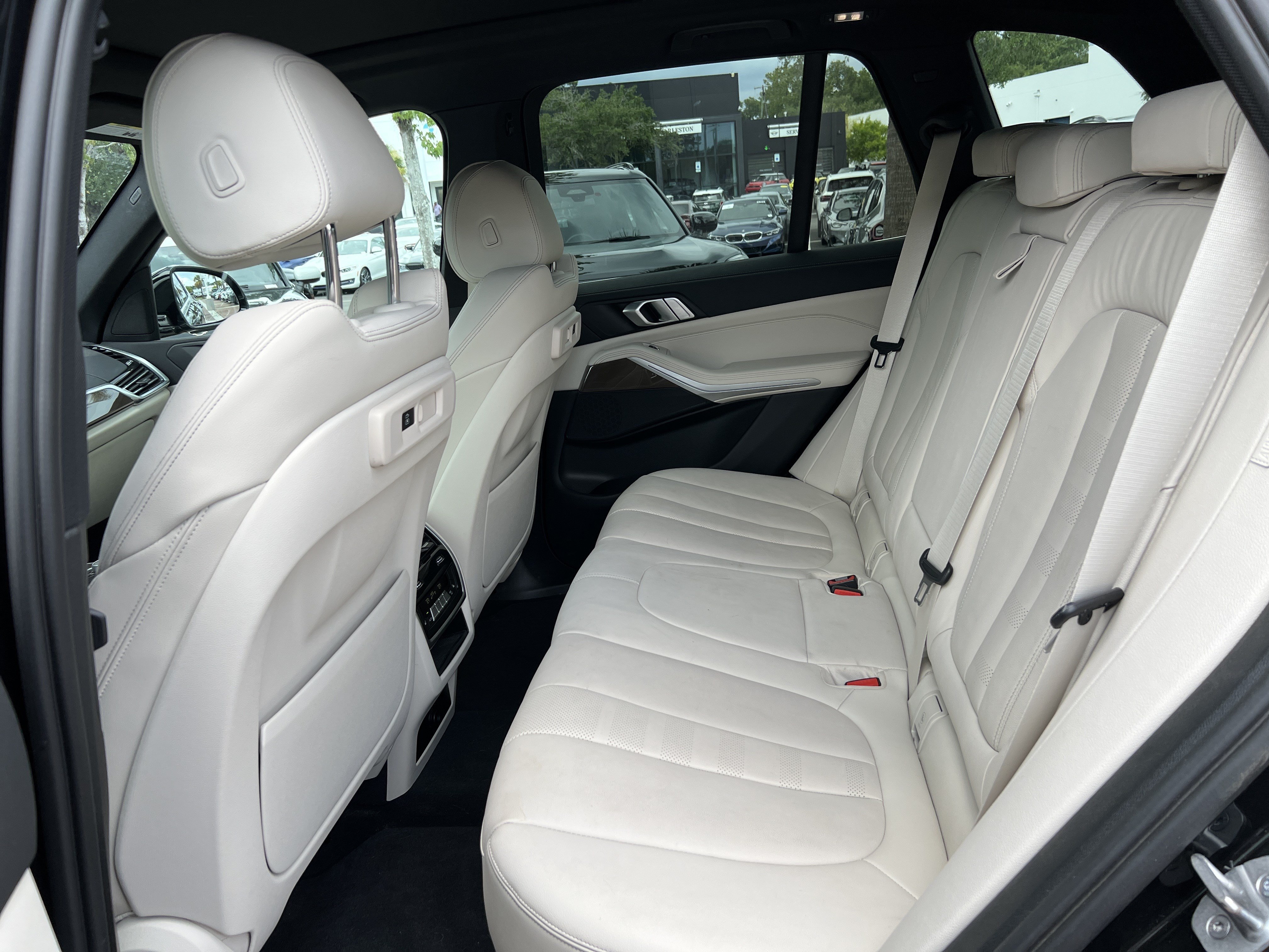 Used 2022 BMW X5 xDrive40i w/ Premium Package AWD/4WD image 31