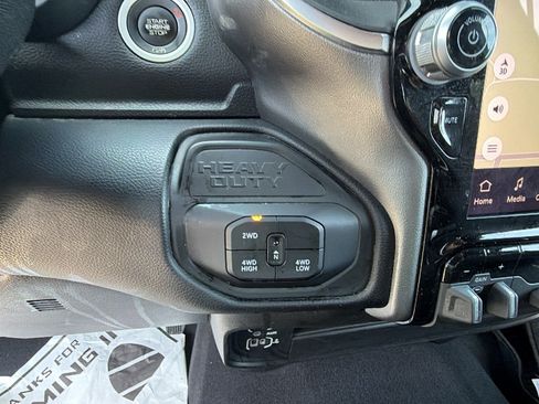 Used 2025 RAM 2500 Big Horn AWD/4WD image 32
