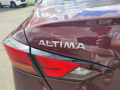 Certified 2025 Nissan Altima 2.5 SV FWD image 10