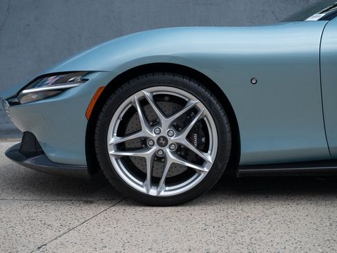 Used 2024 Ferrari Roma Spider RWD image 29