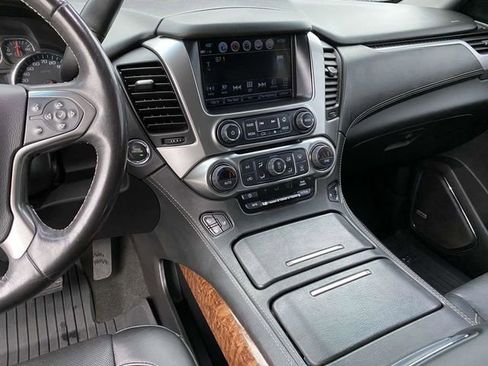 Used 2018 Chevrolet Suburban Premier image 32