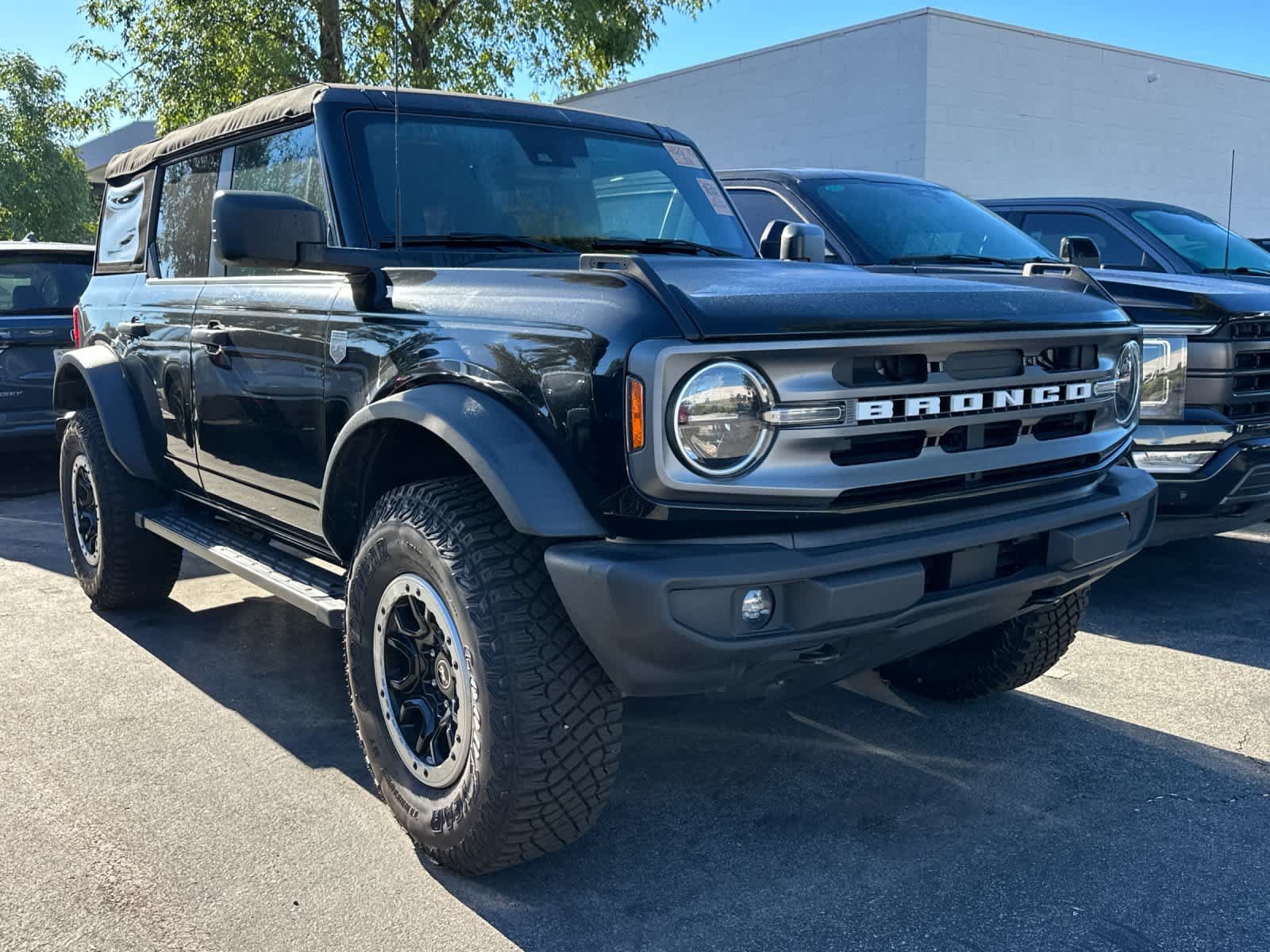 Used 2023 Ford Bronco Big Bend w/ Sasquatch Package AWD/4WD image 3