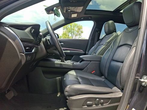 Certified 2023 Cadillac XT4 Luxury w/ Cold Weather Package AWD/4WD image 12