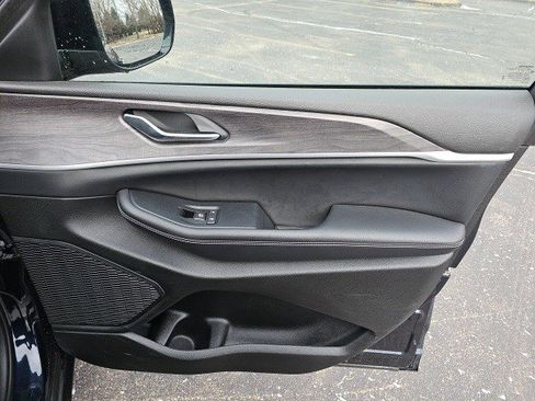 Used 2023 Jeep Grand Cherokee L Limited w/ Trailer Tow Group (B) image 15