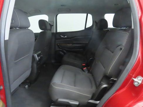 Used 2023 GMC Acadia SLE w/ LPO, Floor Liner Package image 21