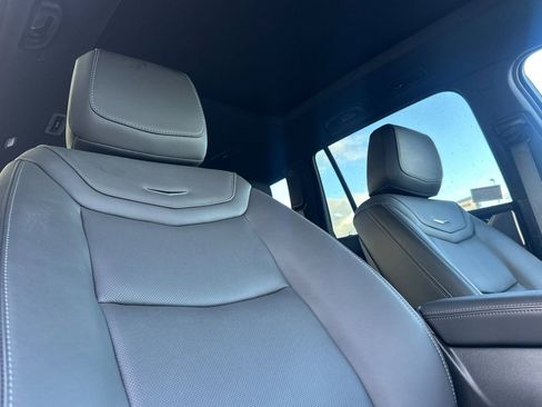 Used 2025 Cadillac XT6 Premium Luxury w/ Technology Package image 21