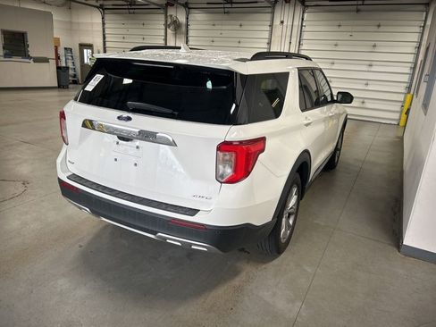 Used 2023 Ford Explorer XLT w/ Equipment Group 202A AWD/4WD image 7