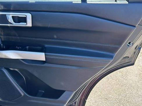Certified 2023 Ford Explorer XLT RWD image 12