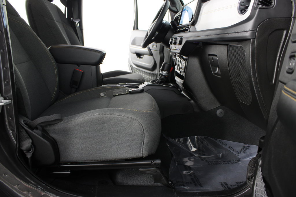 Used 2026 Jeep Wrangler Unlimited Sahara AWD/4WD image 26