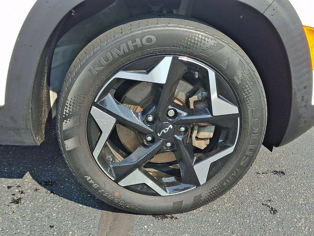 Used 2024 Kia Seltos EX AWD/4WD image 8