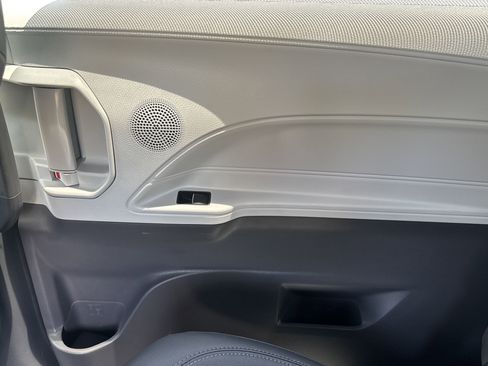 Used 2024 Toyota Sienna XSE image 16